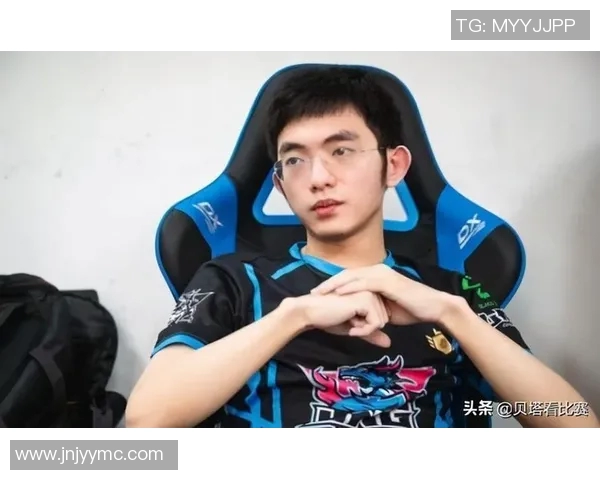 FPX电竞战队在S15总决赛中的辉煌突破与成长历程全景回顾