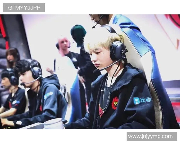 电竞实时数据揭秘FPX战队状态与表现的深度分析与探讨